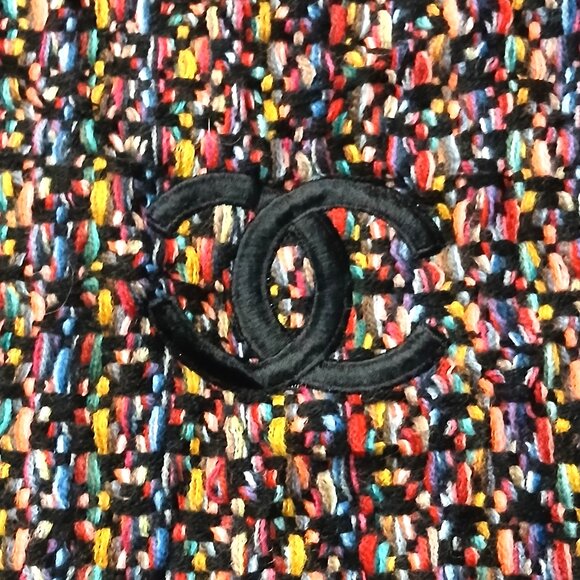 CHANEL Luxury Vintage Black & Red Multi-Color Woven Fringed Shawl Wrap Scarf - Picture 12 of 15